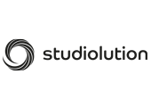 studiolution – Logo Logo von studiolution, bestehend aus einem stilisierten Kreis mit dem Schriftzug „studiolution“.